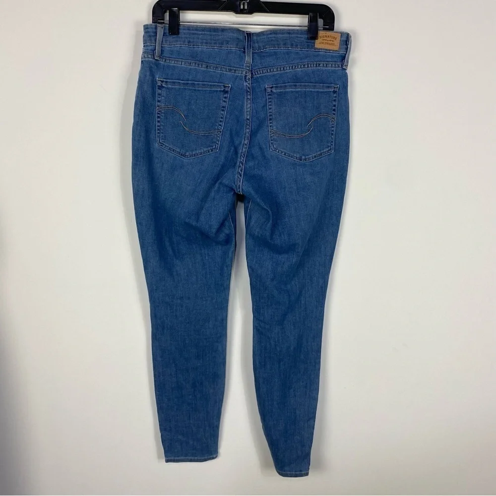 Levi's Mid Rise Skinny Medium Wash Denim Jeans